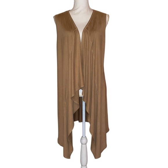 Melissa Paige Jackets & Blazers - MELISSA PAGE Faux Suede Bohemian Style Vest in Tan Size Medium